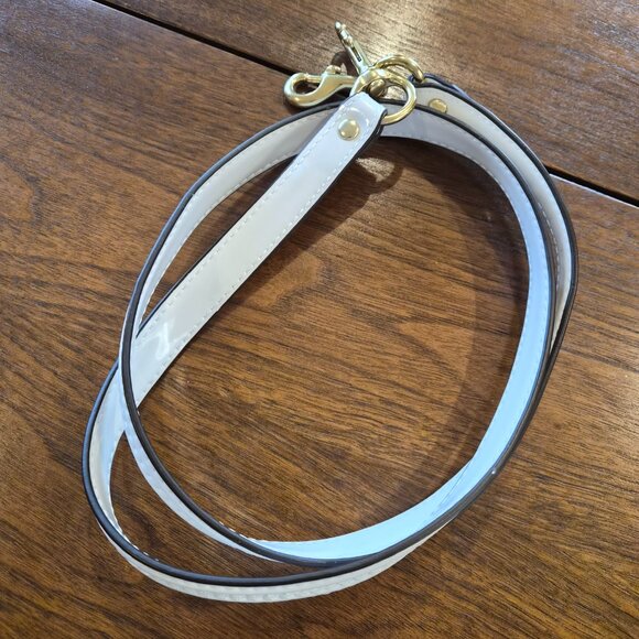 Coach Poppy Flora Hippie Shoulder Bag with White Patent Trim - Picture 12 of 13